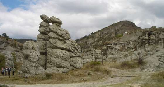 Скалният феномен Каменни кукли, село Куклица